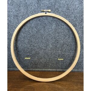 Wood Embroidery Hoop‎ Round 9 Inch Made in Taiwan Vintage Tension Screw